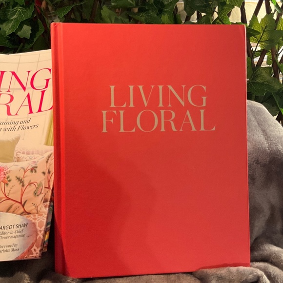 Signed Copy of Living Floral by Margot Shaw - Picture 7 of 15